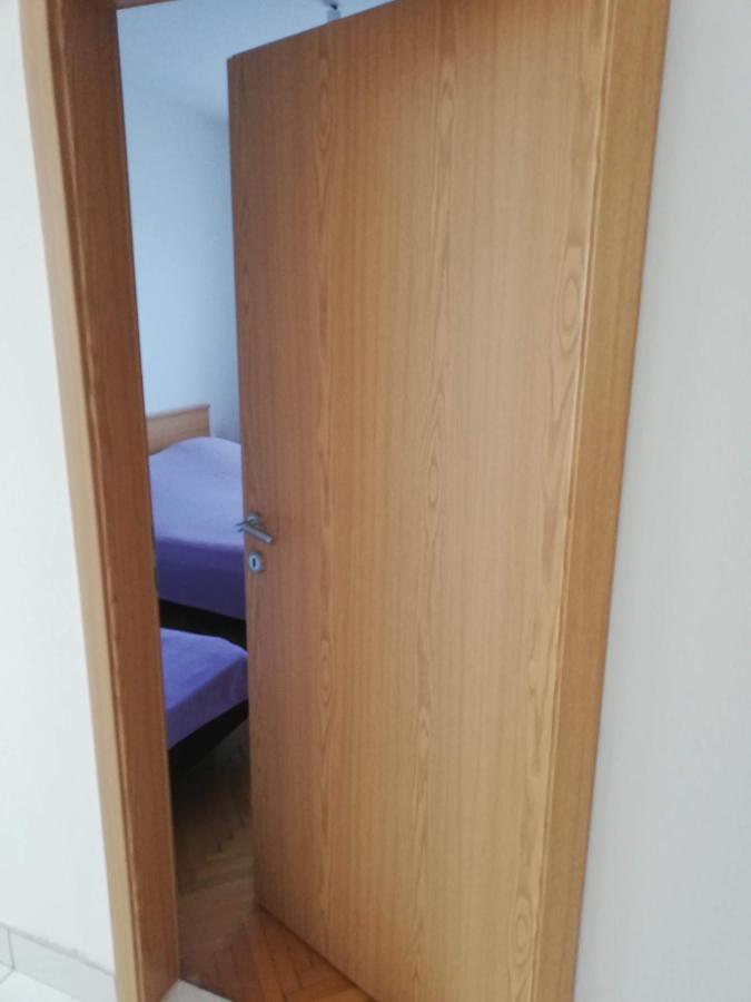 Spacious Family Apartment With Parking In The Shade And Barbecue House Sibenik Exterior photo